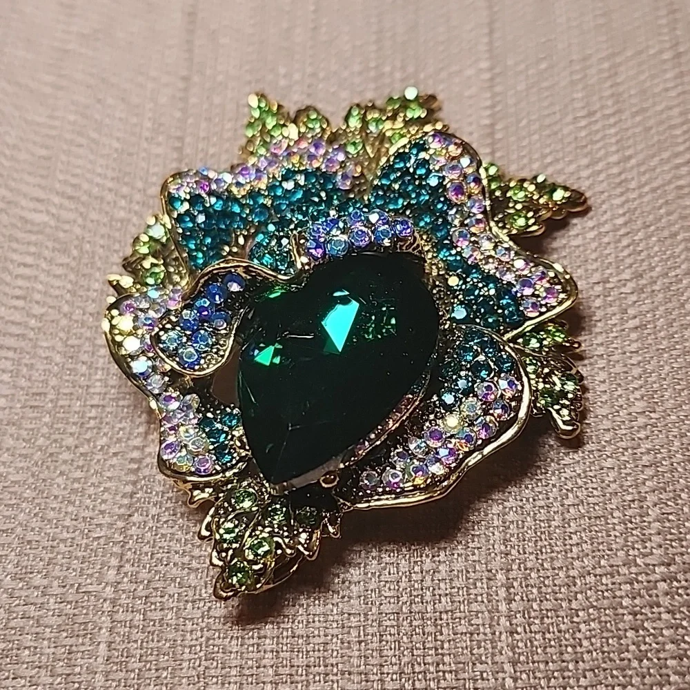 New Multi Rhinestone Flower Brooch - Picture 7 of 12